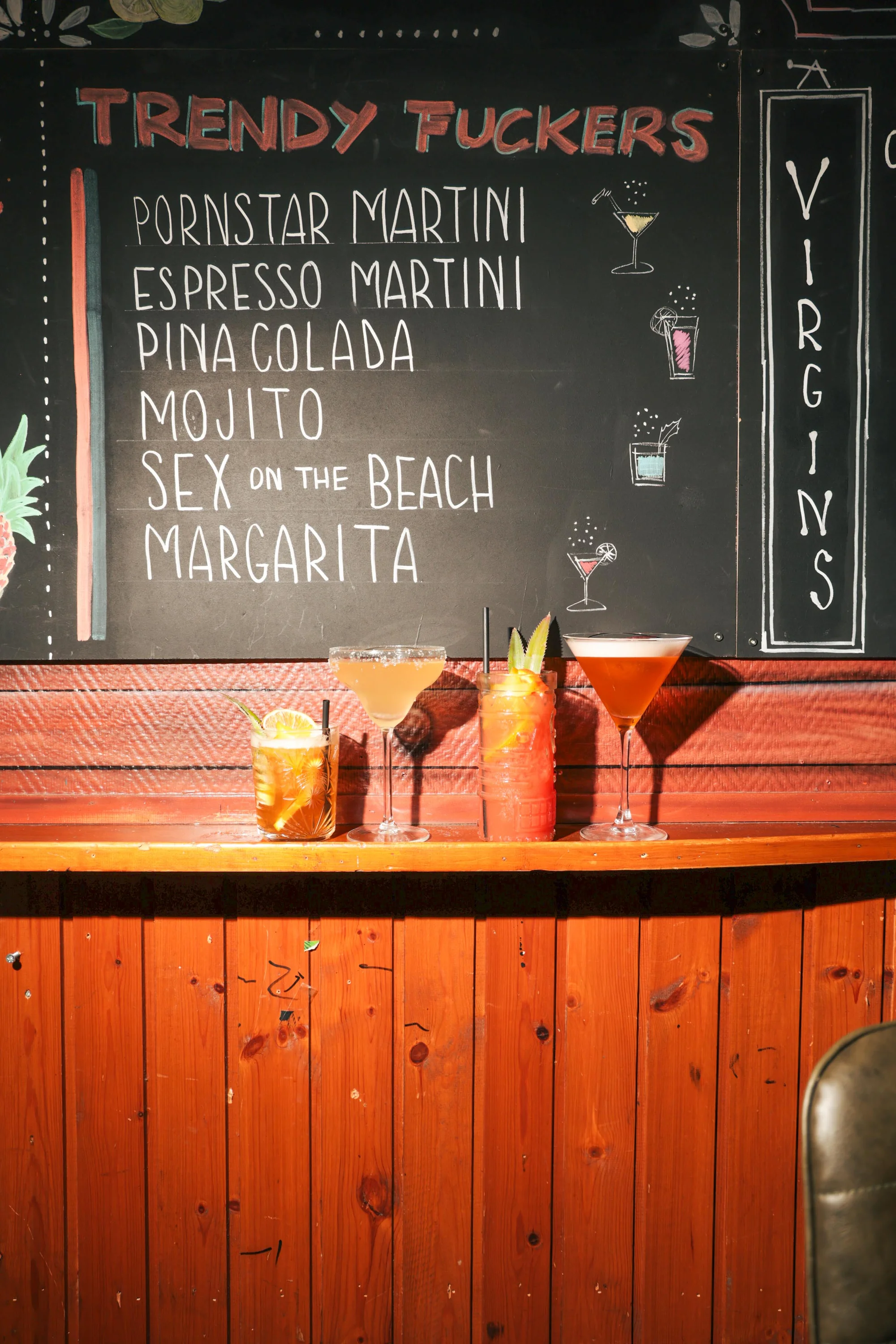 L'OUI cocktail machine product showcase